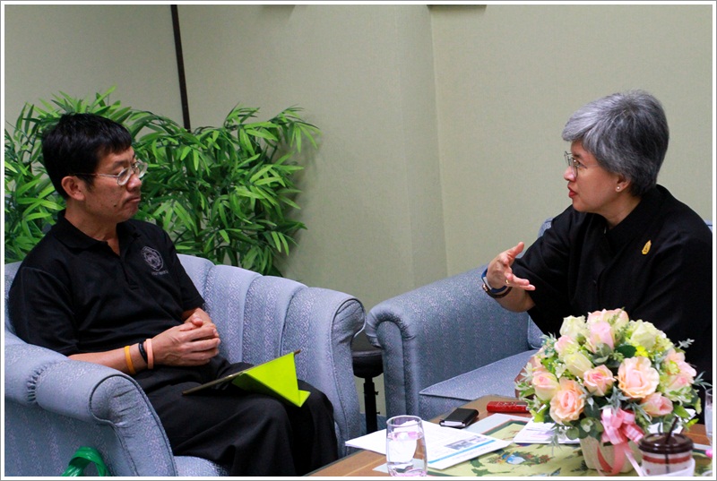﻿อธิบดีกรมบังคับคดีให้สัมภาษณ์ถึงประเด็น“ ทรัพย์ที่ประกาศขายภายในงาน MONEY EXPO 2017”ทางหนังสือพิมพ์ฐานเศรษฐกิจ     